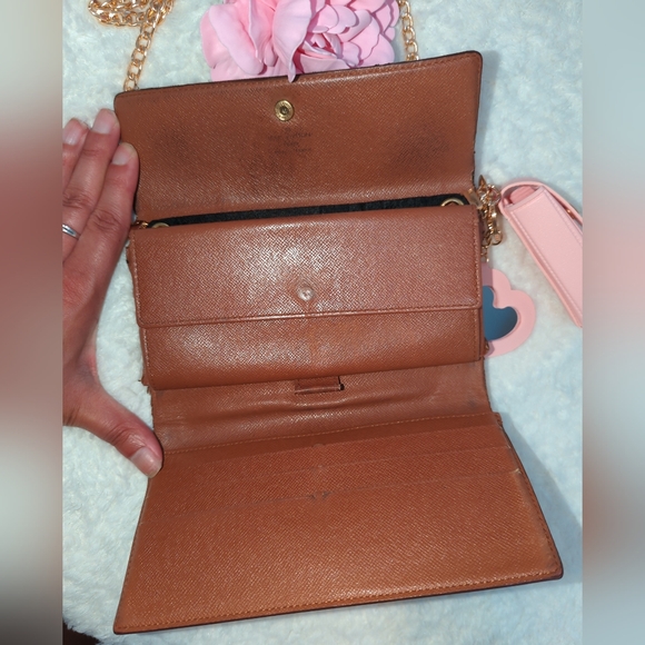 Louis Vuitton Authentic Brown Monogram Sarah Clutch Wallet Gold Chain + Charm - Picture 5 of 9